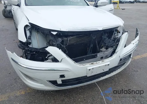 2013 Hyundai Genesis 3.8 z USA, uszkodzony, nr VIN KMHGC4DD3DU247758